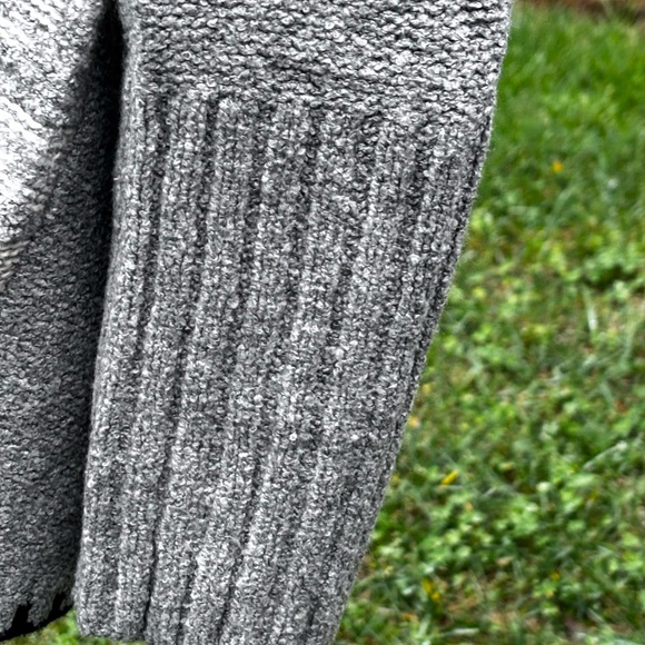 Jjill Hand-Embroidered Hooded Cardi 
Grey & Cream Print Size XL - Picture 5 of 11